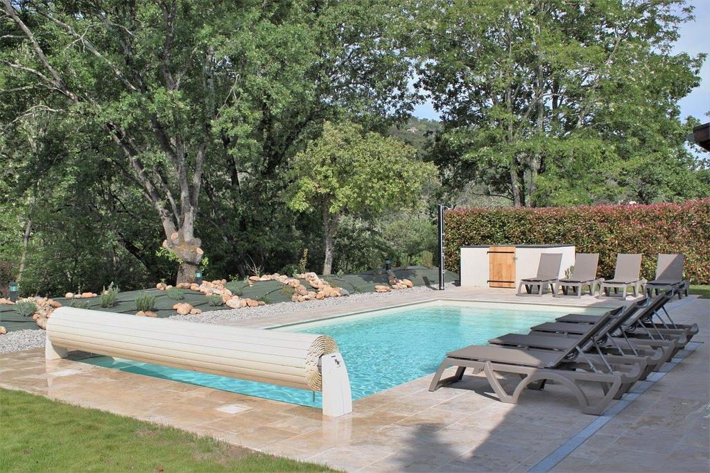 Wisseldag = ZONDAG 2-8 pers. Villa met verwarmd privé zwembadAirco op 4 slaapkamersHuisdieren niet toegestaan
Huurprijzen 202625. 14/06-21/06 € 1795
26. 21/06-28/06 € 1895Combinatie week 25 en 26 : € 347527. 28/06-05/07 € 2195
Combinatie week 25, 26 en 27 : € 5400
28. 05/07-12/07 € 2695
29. 12/07-19/07 € 2695
30. 19/07-26/07 € 2695
31. 26/07-02/08 € 2695
32. 02/08-09/08 € 2695
33. 09/08-16/08 € 2695
34. 16/08-23/08 € 2695
35. 23/08-30/08 € 2525
Huurprijzen Villa Vivarais